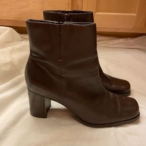 Used Brown heeled boots